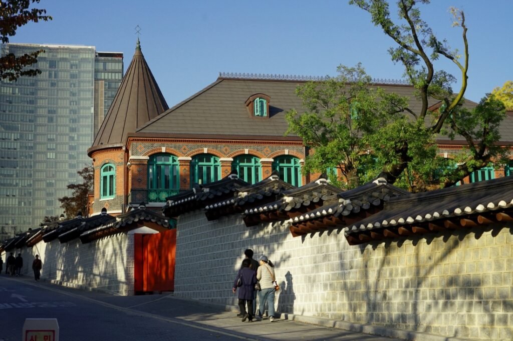 Deoksugung stone wall Path